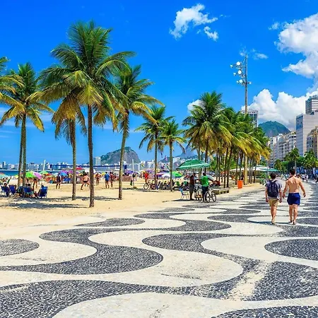 Bn13 - Apto Espacoso A 4 Min Da Praia Copacabana